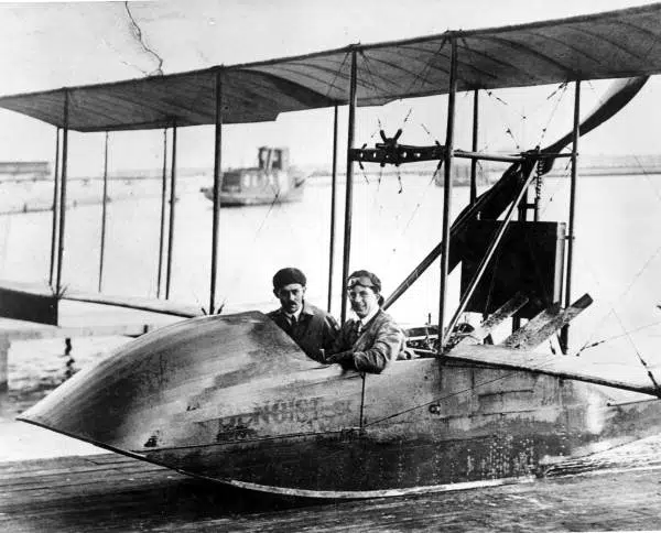 Tony Jannus piloting the Benoist flying boat